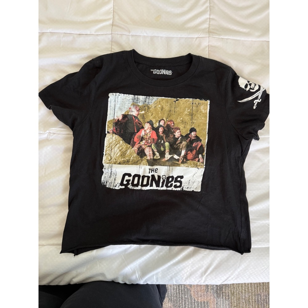 The Goonies T Shirt Graphic Skull Crossbones Movie‎ Black Size L